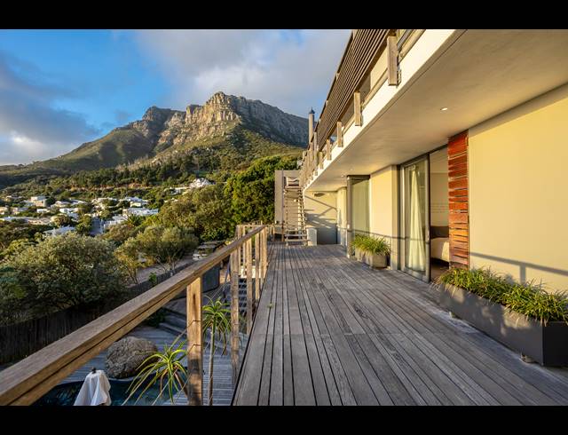 4 BEDROOM HOUSE FOR SALE IN LLANDUDNO